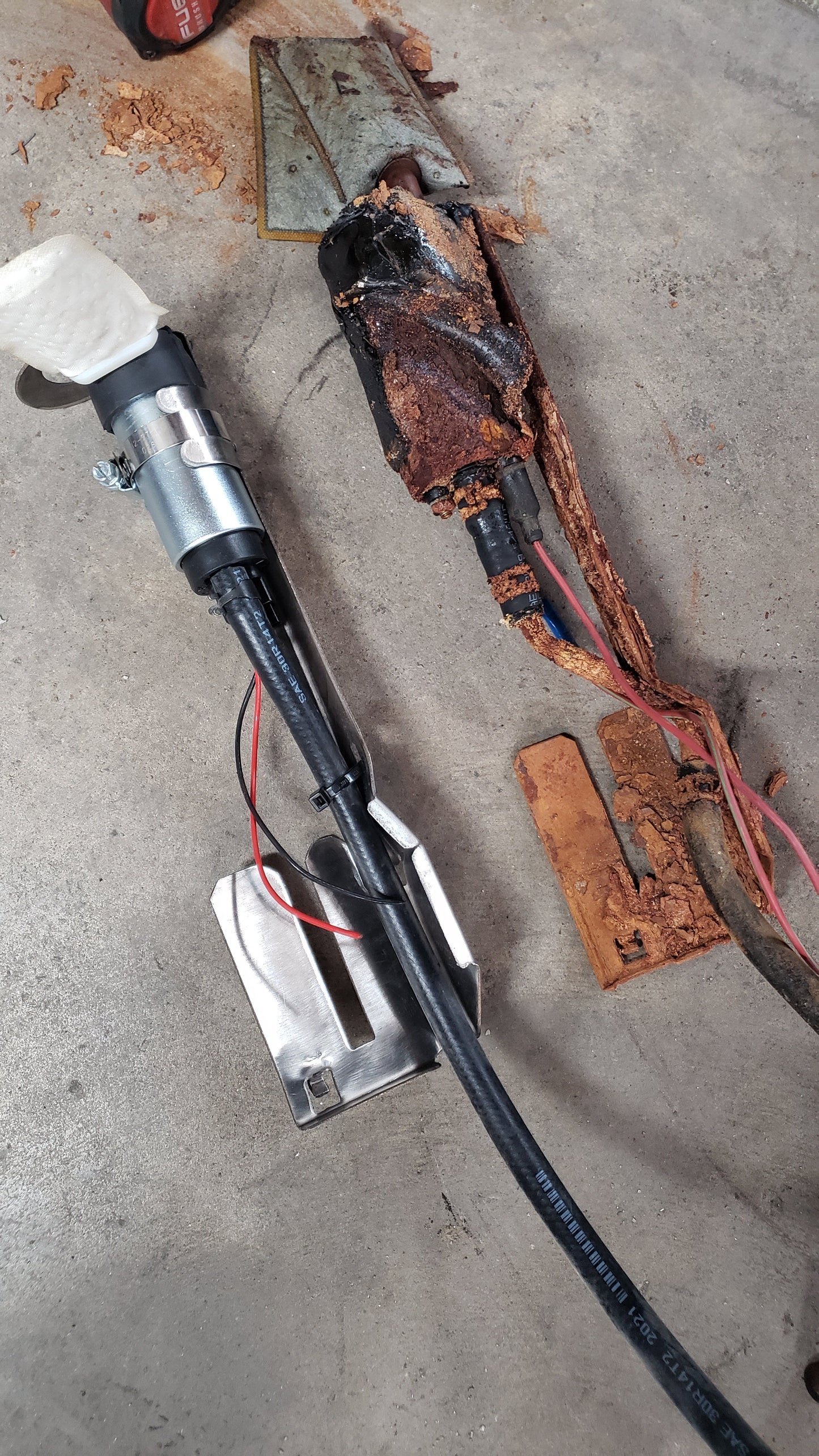 S14 fuel pump hanger