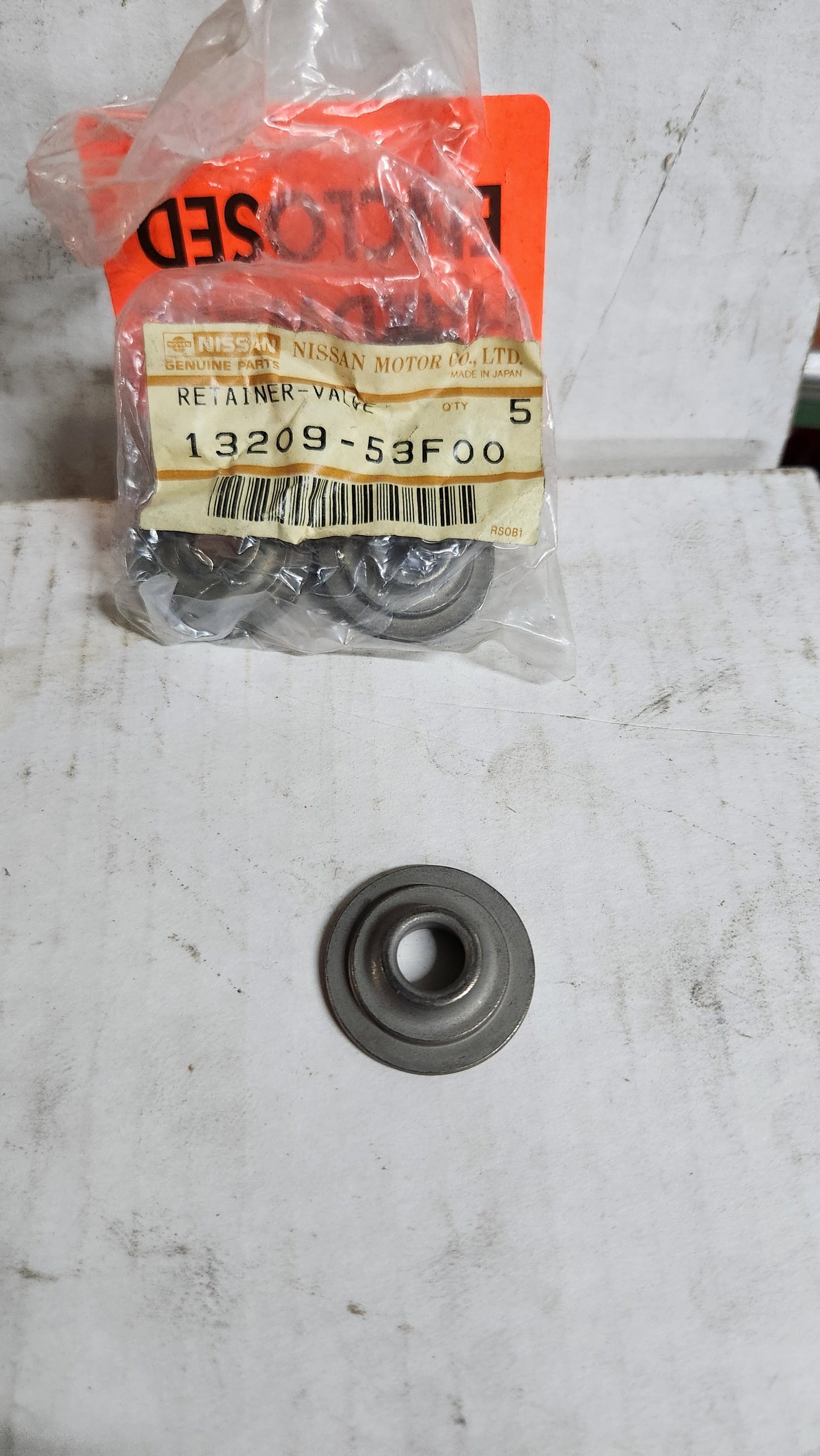 KA24(D)E valve spring retainer 13209-53F00